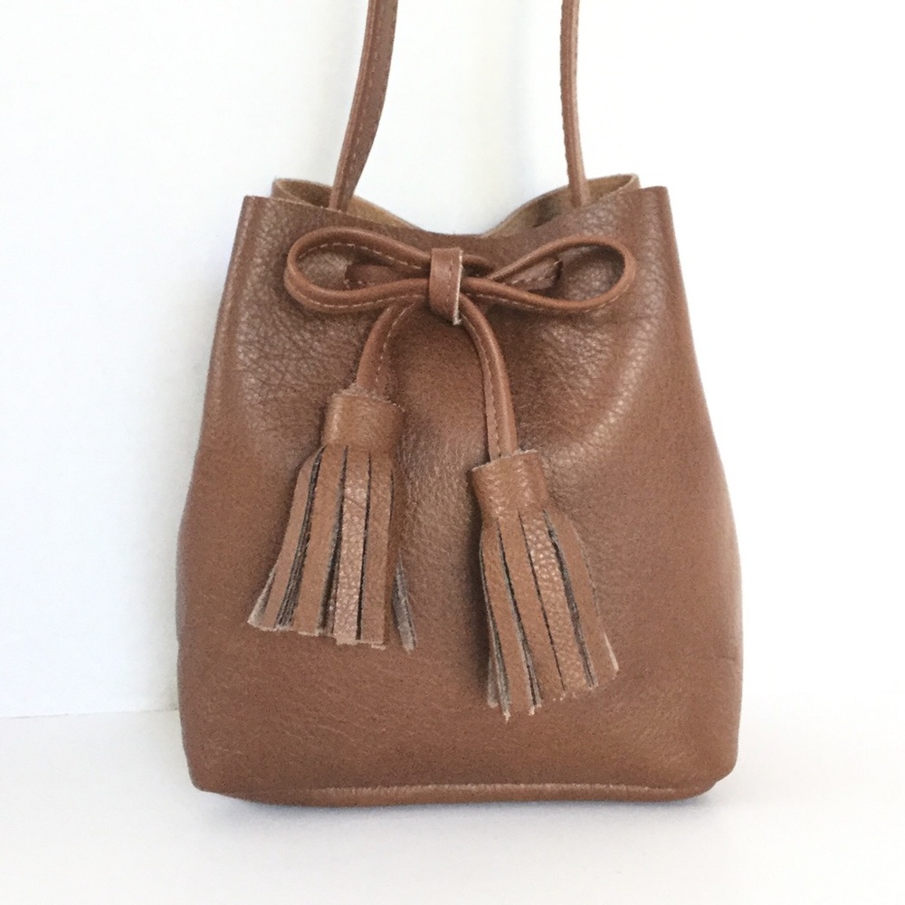 Shaffer LA Leather bucket bag